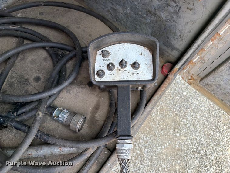 image for item FB5033 2001 International 4900 utility / service truck