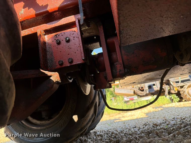 image for item FB5873 Ditch Witch 350SX cable plow