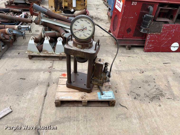 image for item FB5880 Concrete cylinder tester