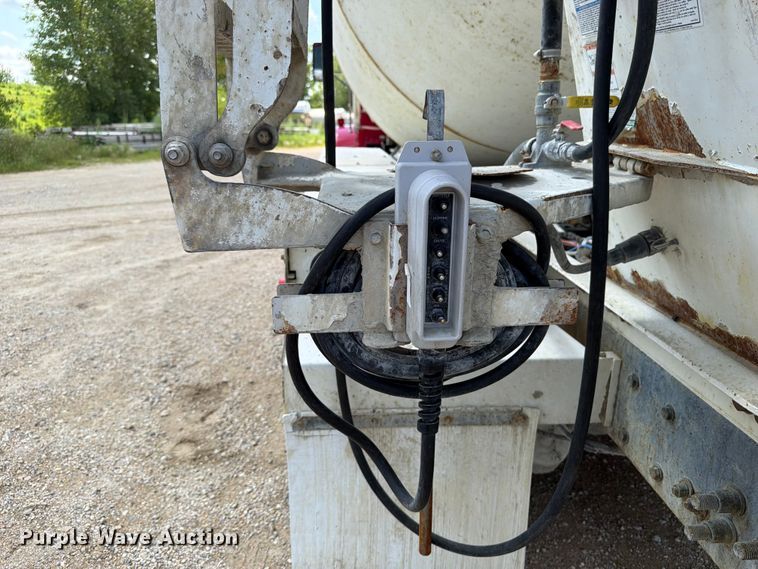 image for item FB5906 2007 Kenworth W900 ready mix truck