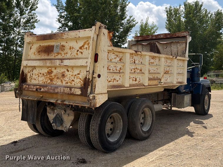 image for item FB5907 1995 Mack RD688S dump truck