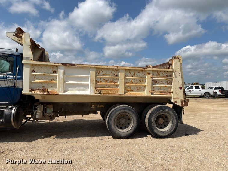 image for item FB5907 1995 Mack RD688S dump truck