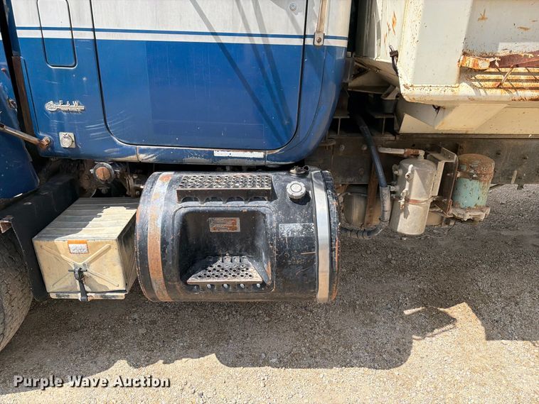 image for item FB5907 1995 Mack RD688S dump truck