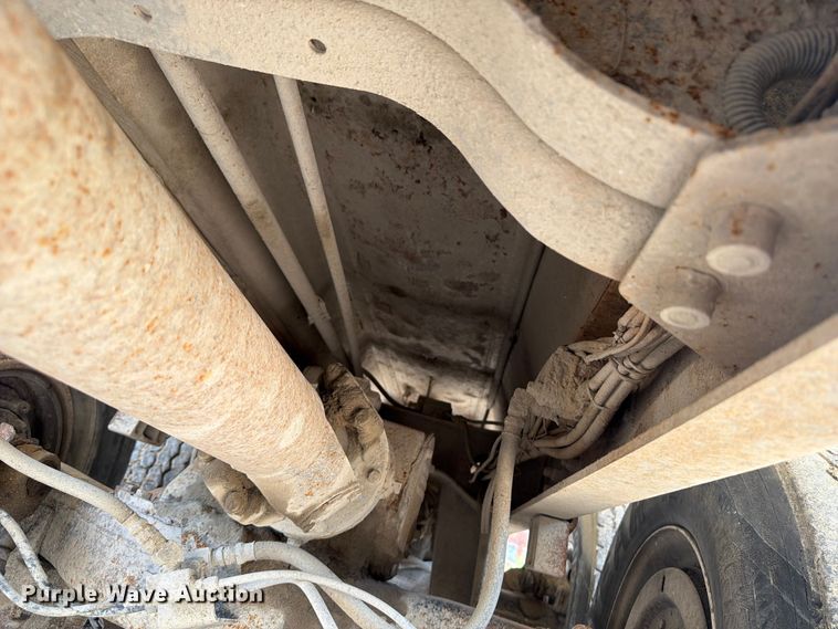 image for item FB5907 1995 Mack RD688S dump truck
