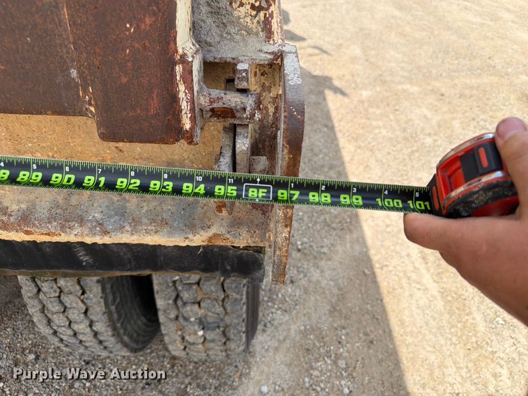 image for item FB5907 1995 Mack RD688S dump truck