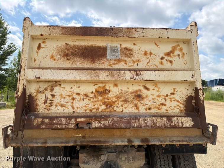image for item FB5907 1995 Mack RD688S dump truck