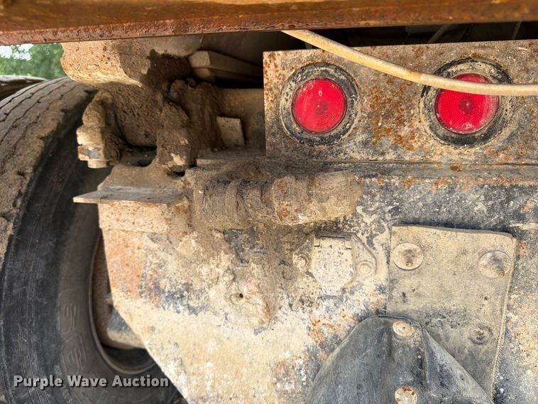 image for item FB5907 1995 Mack RD688S dump truck