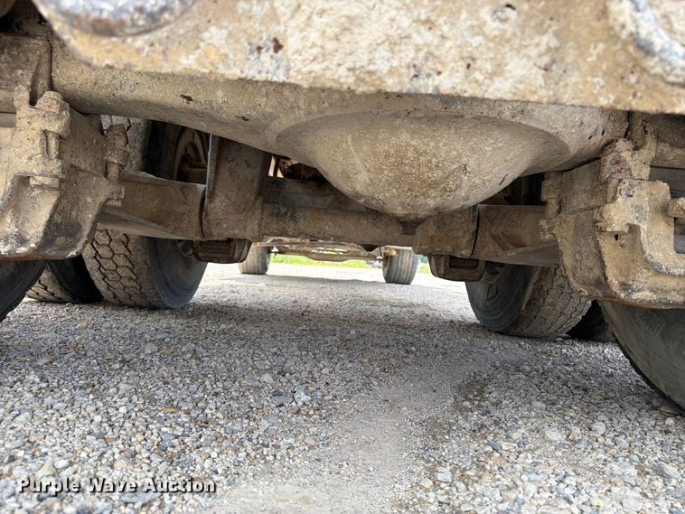 image for item FB5907 1995 Mack RD688S dump truck