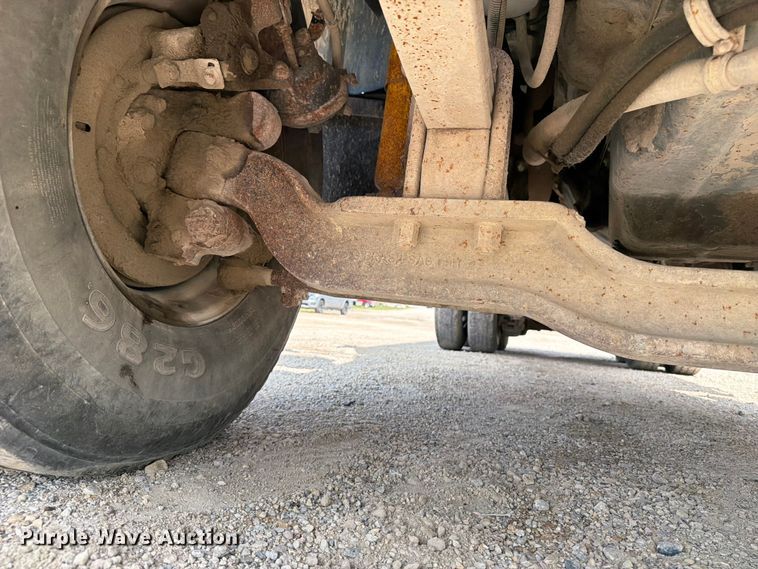 image for item FB5907 1995 Mack RD688S dump truck