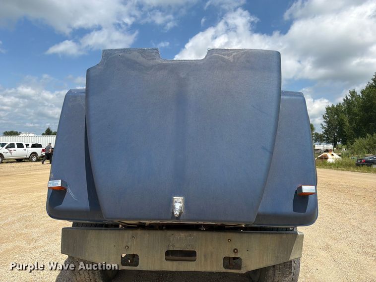 image for item FB5907 1995 Mack RD688S dump truck