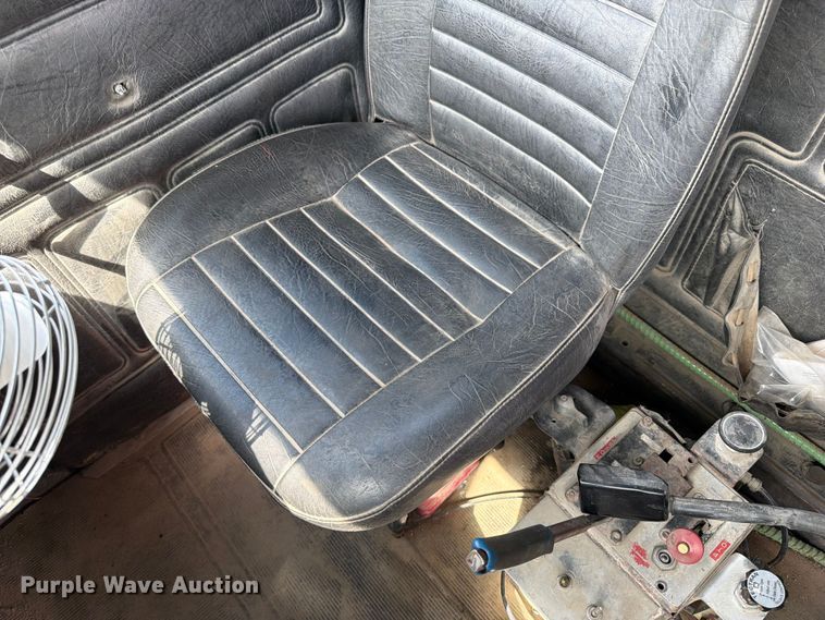 image for item FB5907 1995 Mack RD688S dump truck