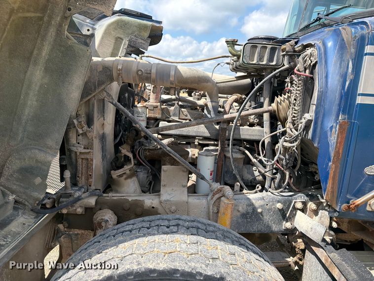 image for item FB5907 1995 Mack RD688S dump truck