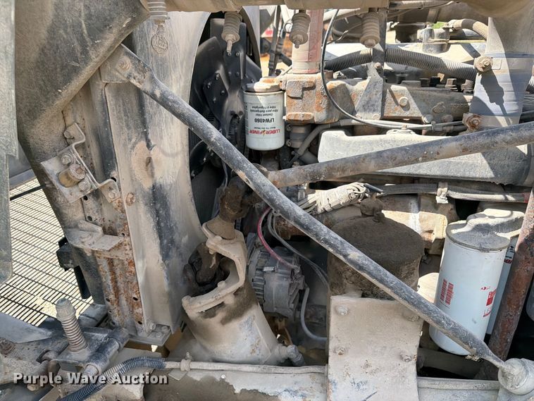 image for item FB5907 1995 Mack RD688S dump truck