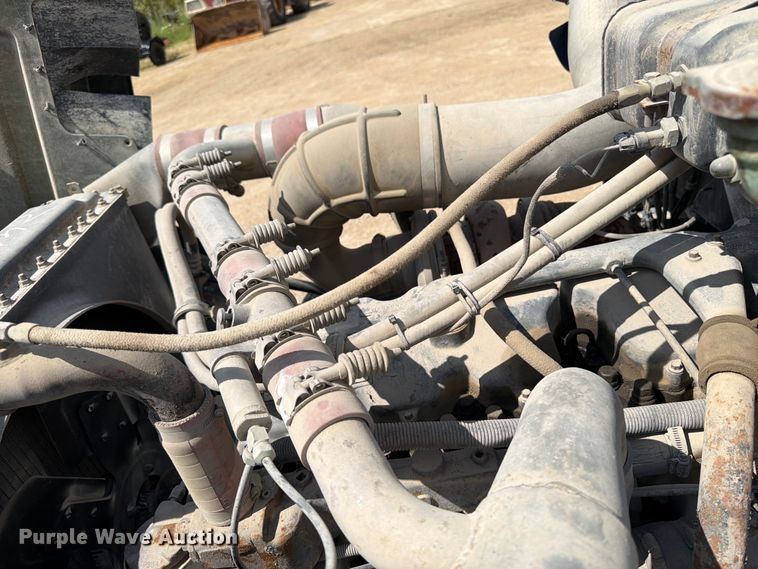 image for item FB5907 1995 Mack RD688S dump truck