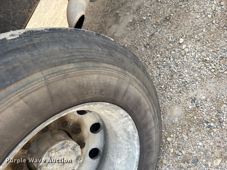 image for item FB5907 1995 Mack RD688S dump truck