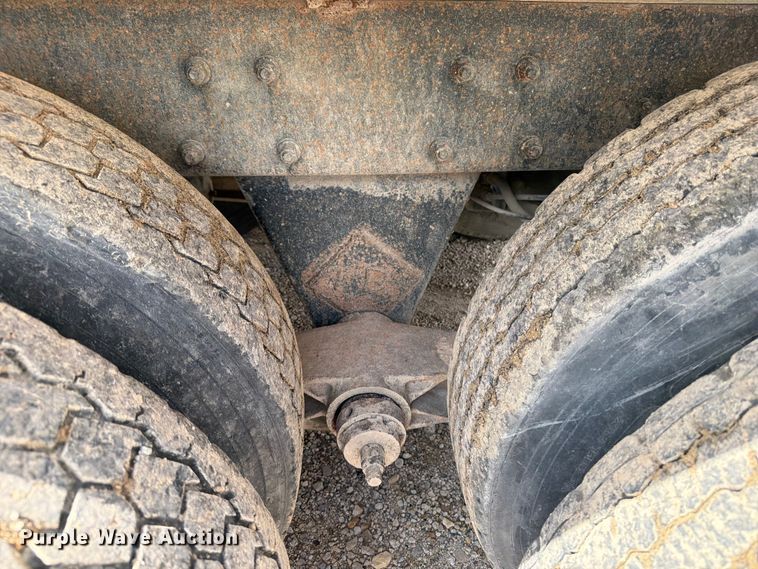 image for item FB5907 1995 Mack RD688S dump truck