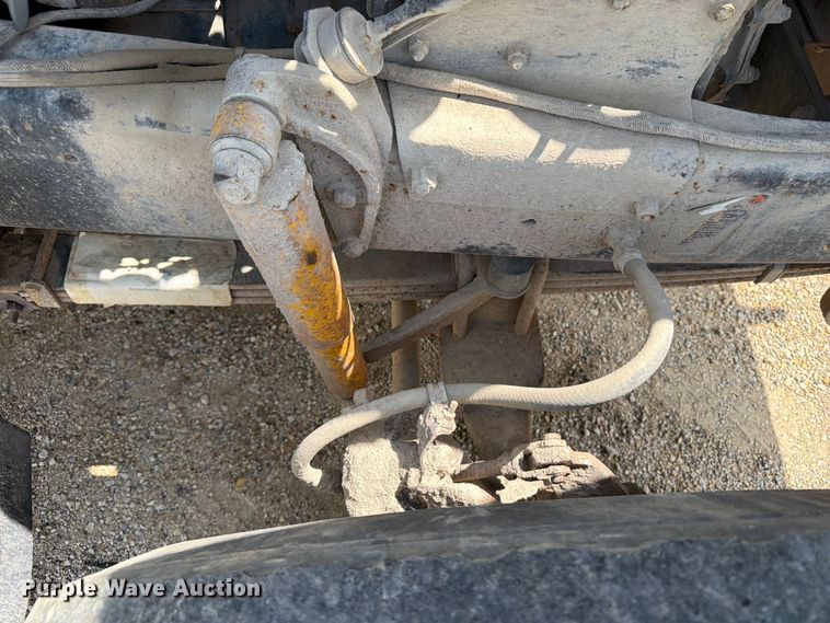 image for item FB5907 1995 Mack RD688S dump truck