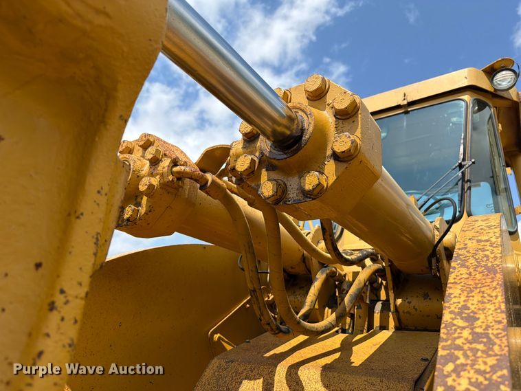 image for item FB5908 1983 Caterpillar 980C wheel loader