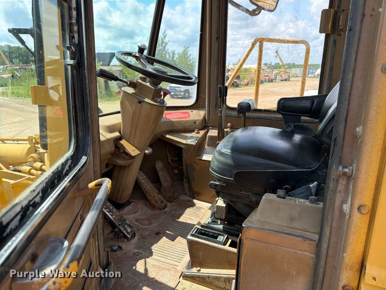 image for item FB5908 1983 Caterpillar 980C wheel loader