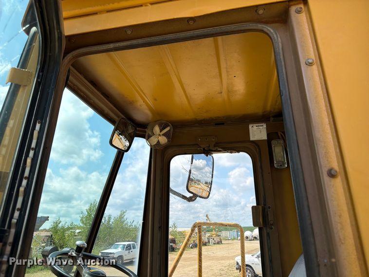 image for item FB5908 1983 Caterpillar 980C wheel loader
