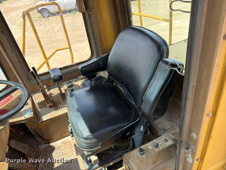 image for item FB5908 1983 Caterpillar 980C wheel loader