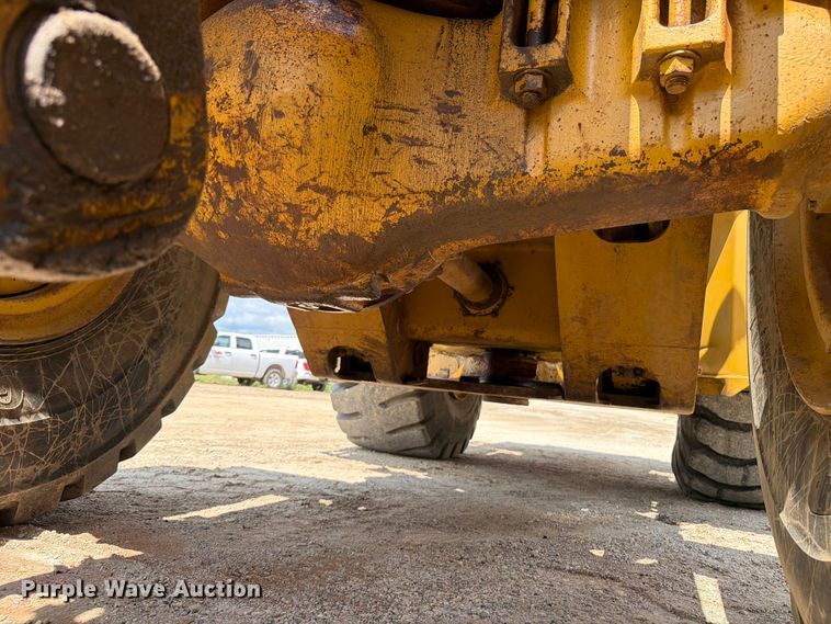 image for item FB5908 1983 Caterpillar 980C wheel loader