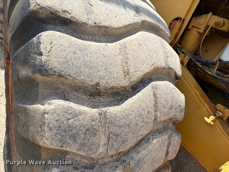 image for item FB5908 1983 Caterpillar 980C wheel loader
