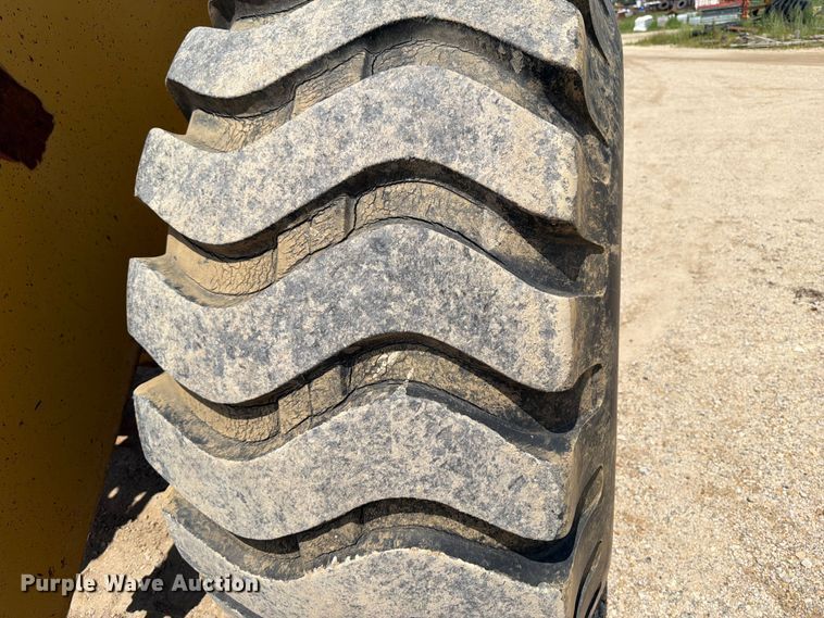 image for item FB5908 1983 Caterpillar 980C wheel loader