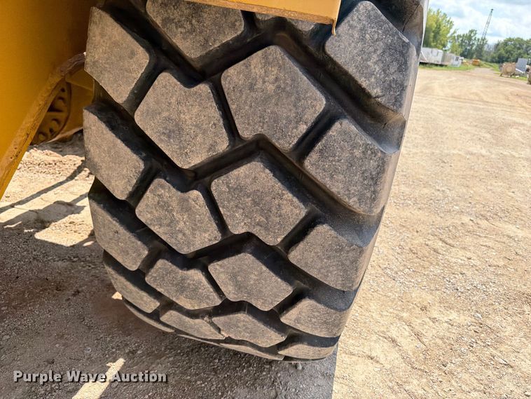 image for item FB5908 1983 Caterpillar 980C wheel loader