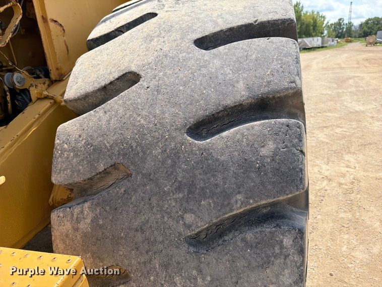 image for item FB5908 1983 Caterpillar 980C wheel loader
