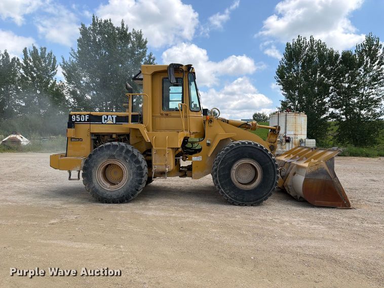 image for item FB5909 1992 Caterpillar 950F wheel loader