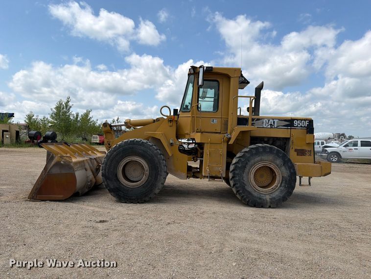 image for item FB5909 1992 Caterpillar 950F wheel loader