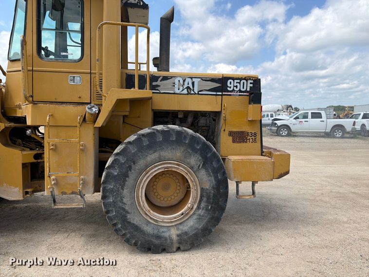 image for item FB5909 1992 Caterpillar 950F wheel loader