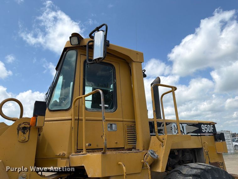image for item FB5909 1992 Caterpillar 950F wheel loader