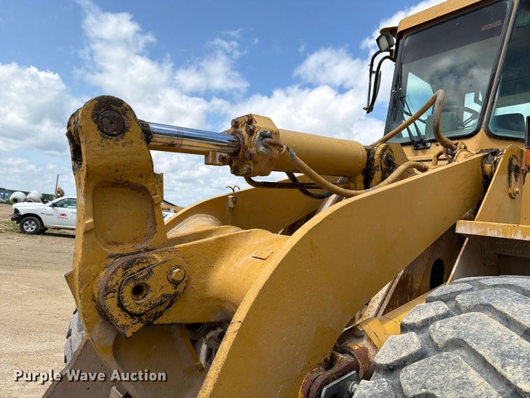 image for item FB5909 1992 Caterpillar 950F wheel loader