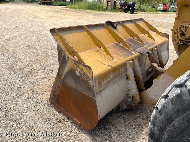 image for item FB5909 1992 Caterpillar 950F wheel loader