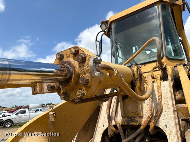 image for item FB5909 1992 Caterpillar 950F wheel loader