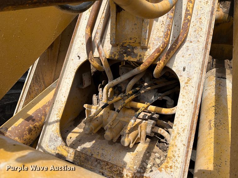 image for item FB5909 1992 Caterpillar 950F wheel loader