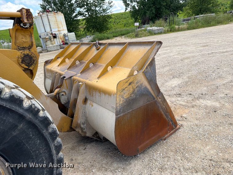 image for item FB5909 1992 Caterpillar 950F wheel loader