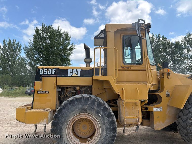 image for item FB5909 1992 Caterpillar 950F wheel loader