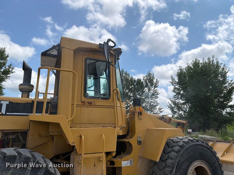 image for item FB5909 1992 Caterpillar 950F wheel loader