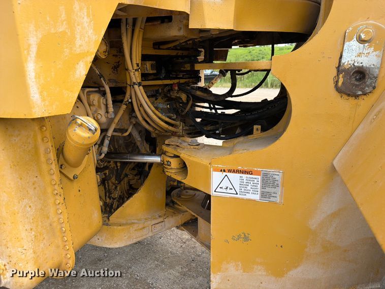 image for item FB5909 1992 Caterpillar 950F wheel loader