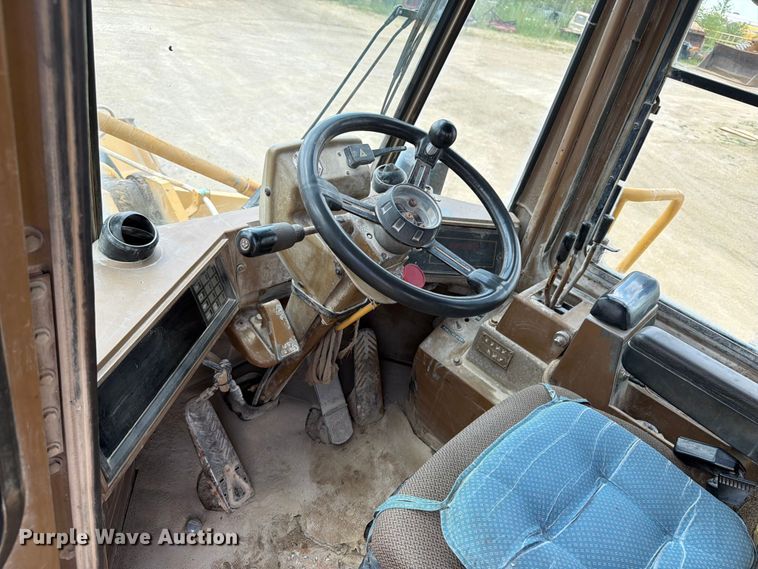 image for item FB5909 1992 Caterpillar 950F wheel loader