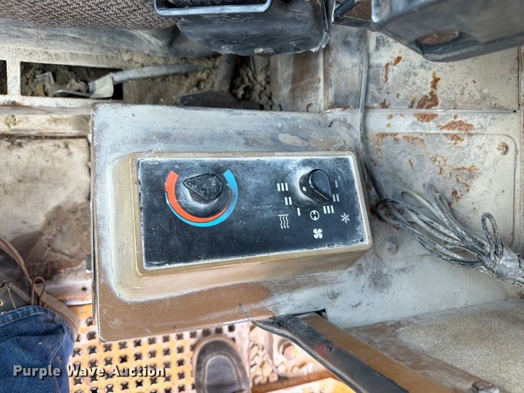 image for item FB5909 1992 Caterpillar 950F wheel loader