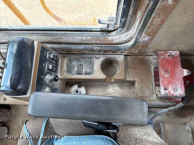 image for item FB5909 1992 Caterpillar 950F wheel loader