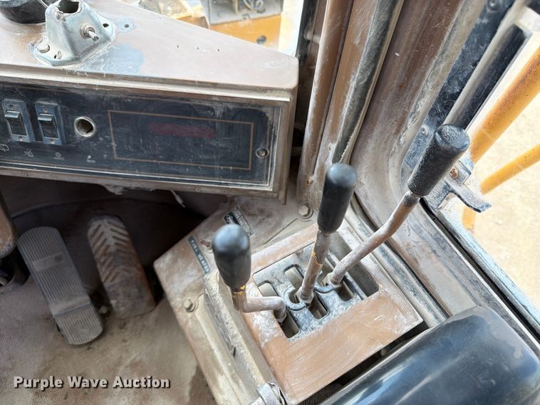 image for item FB5909 1992 Caterpillar 950F wheel loader