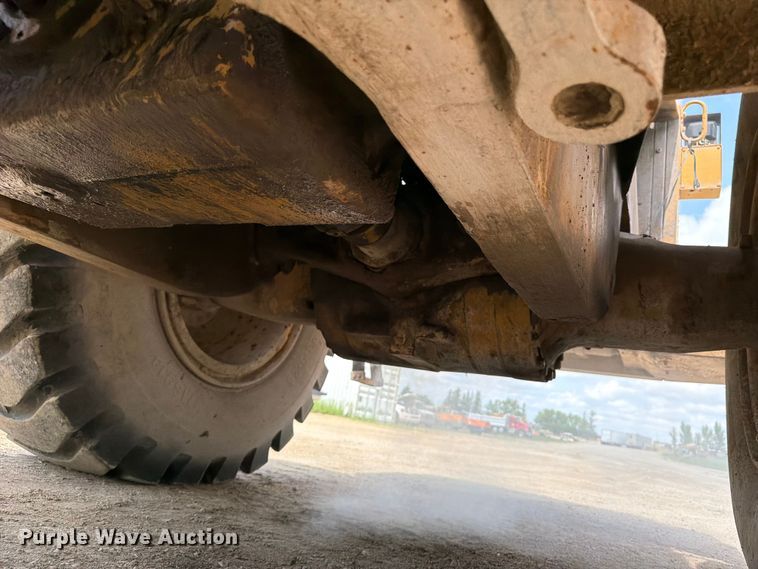 image for item FB5909 1992 Caterpillar 950F wheel loader