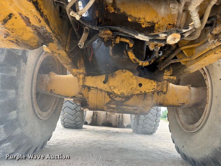 image for item FB5909 1992 Caterpillar 950F wheel loader