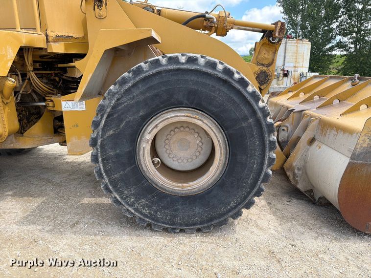 image for item FB5909 1992 Caterpillar 950F wheel loader