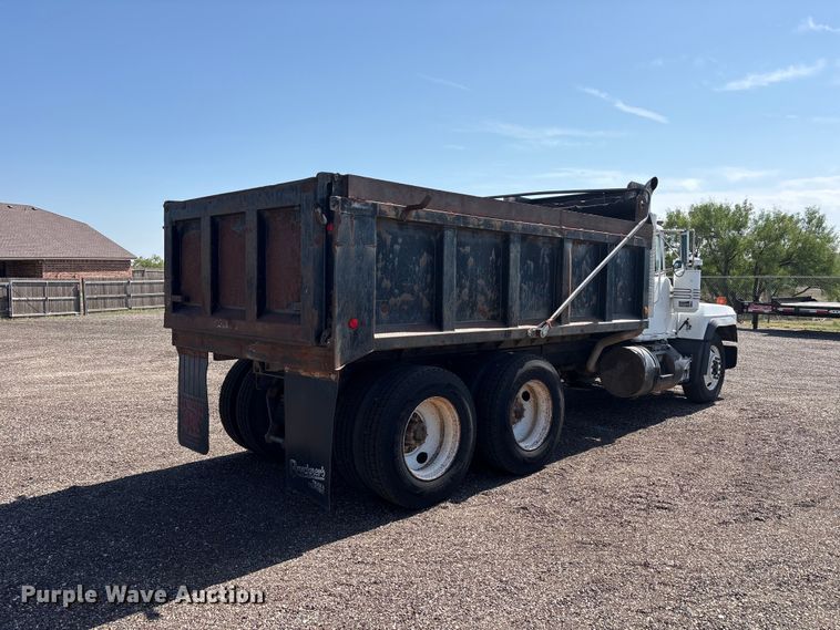 image for item FC2458 2001 Mack RD688S dump truck